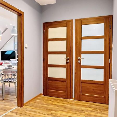 Attic Apartment On Waterfront / View / Netflix プラハ エクステリア 写真
