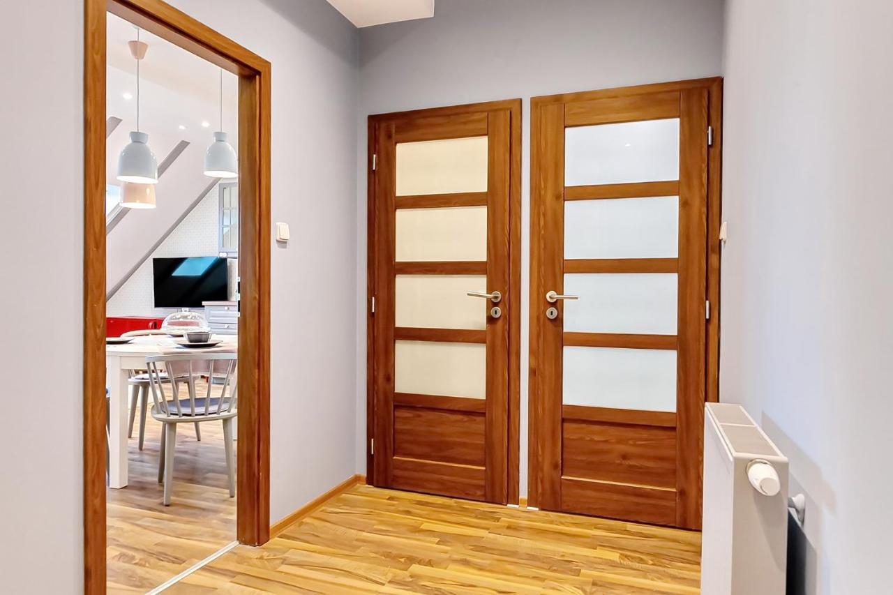 Attic Apartment On Waterfront / View / Netflix プラハ エクステリア 写真