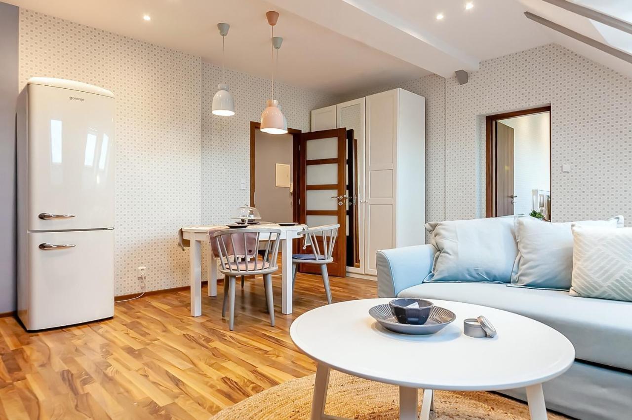 Attic Apartment On Waterfront / View / Netflix プラハ エクステリア 写真