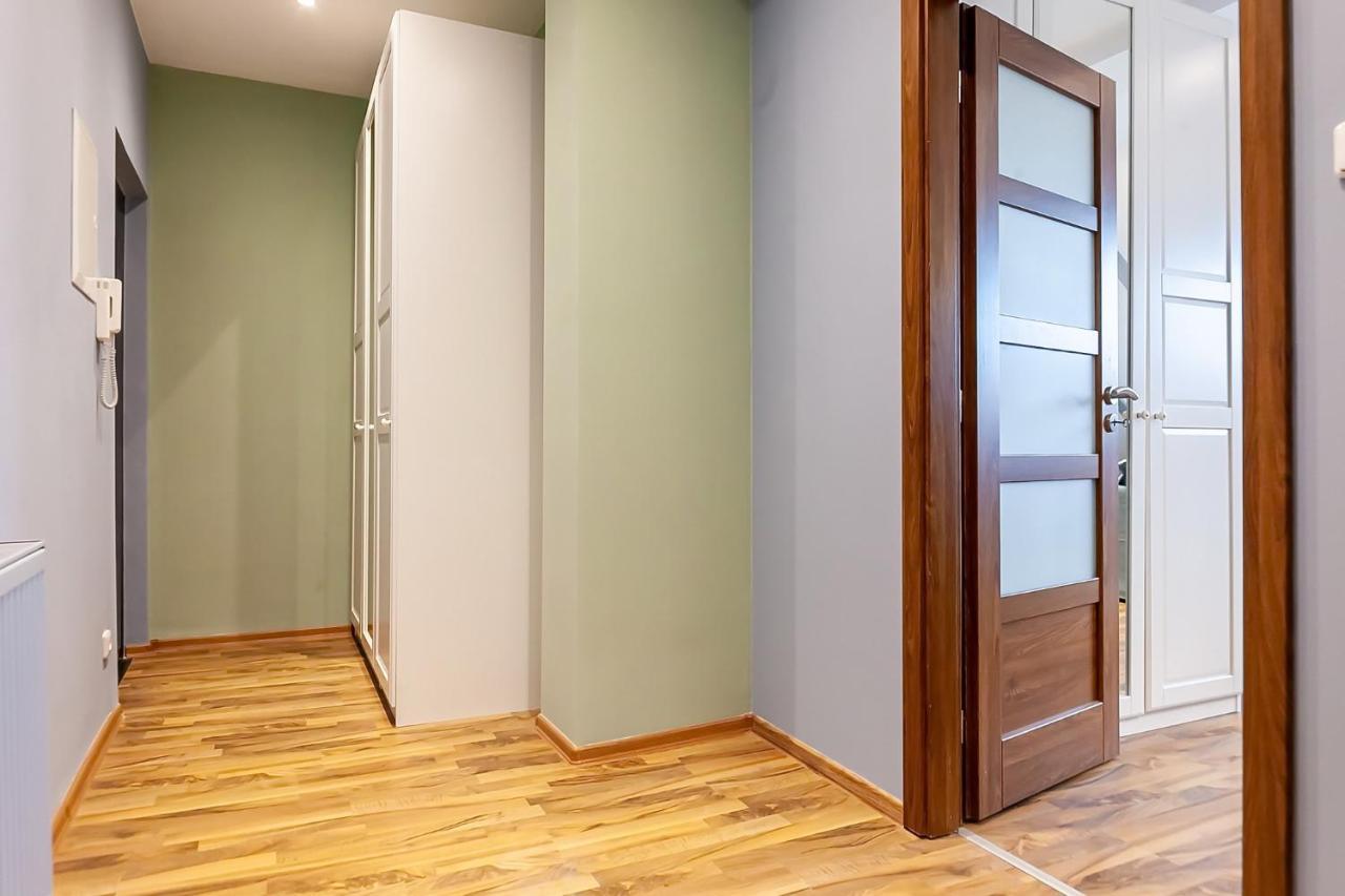 Attic Apartment On Waterfront / View / Netflix プラハ エクステリア 写真