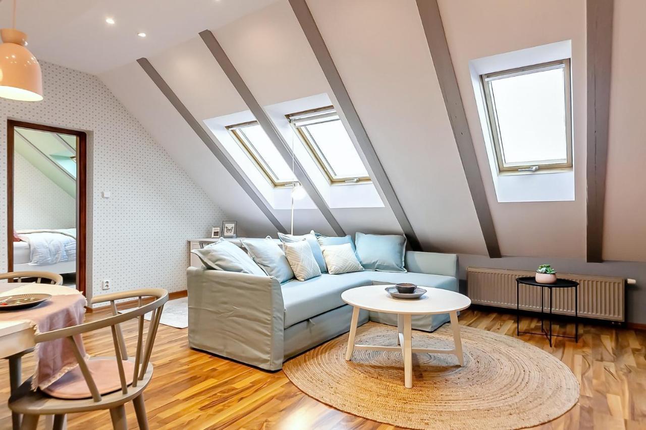 Attic Apartment On Waterfront / View / Netflix プラハ エクステリア 写真